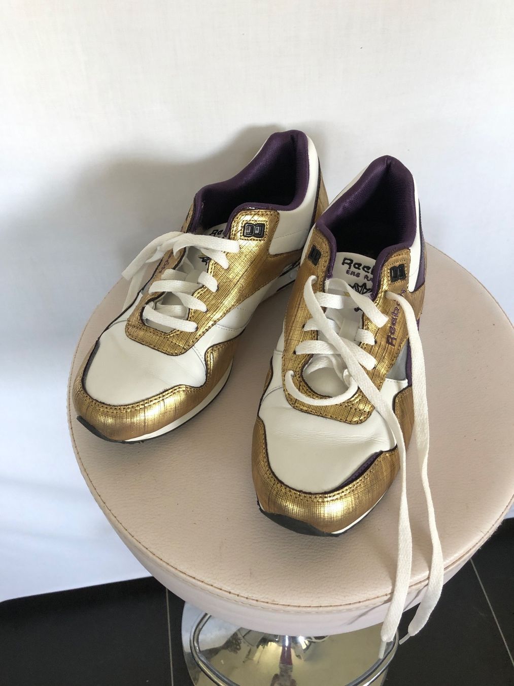 Reebok Scarpe da donna: Baskets blanches et dorées Reebok ERS Racers 40 – Nuovo (secondo la descrizione) da Coppet venduto da Vanessamode