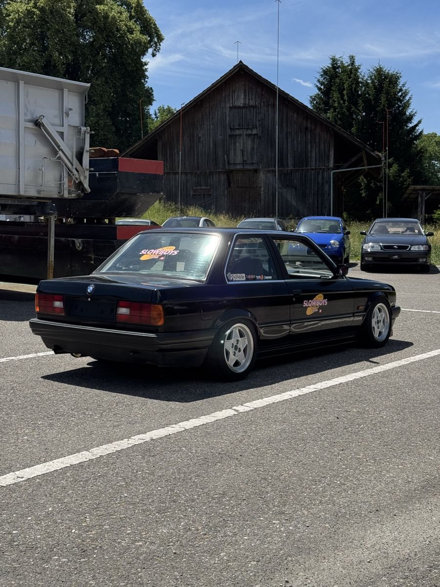 BMW Autos: BMW 316i E30 Handschalter – D'occasion à gachnang par crisi124 9