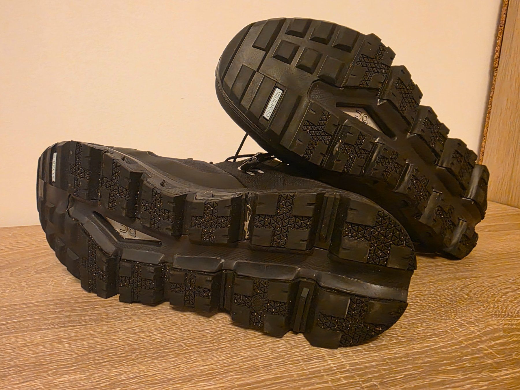 On Scarpe da uomo: On Cloud Hi Waterproof Herren, Gr. 44.5, Schwarz – Nuovo (secondo la descrizione) da Kreuzlingen venduto da Turbothom81 5