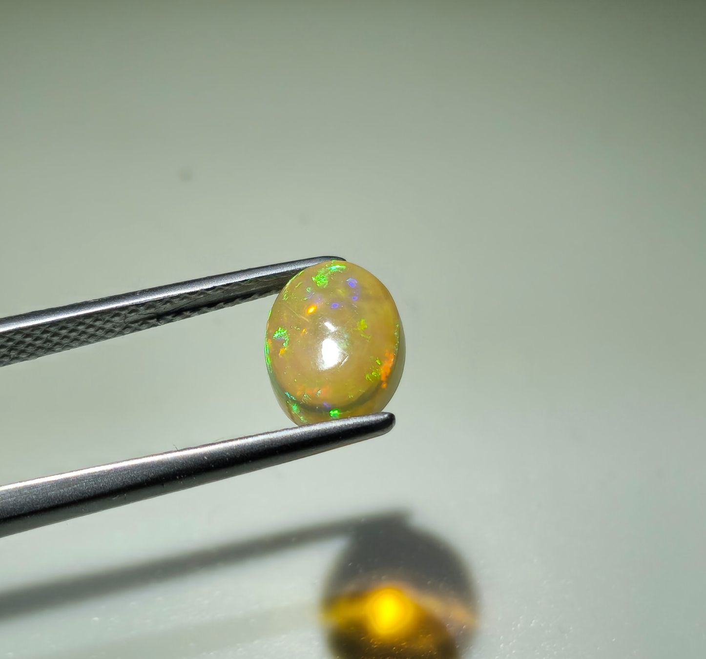 Pierres précieuses: Opal mit Schönem  Ovalem Schliff 1.20ct – Neuf (Voir description) à Schaffhausen par SahinGems 3