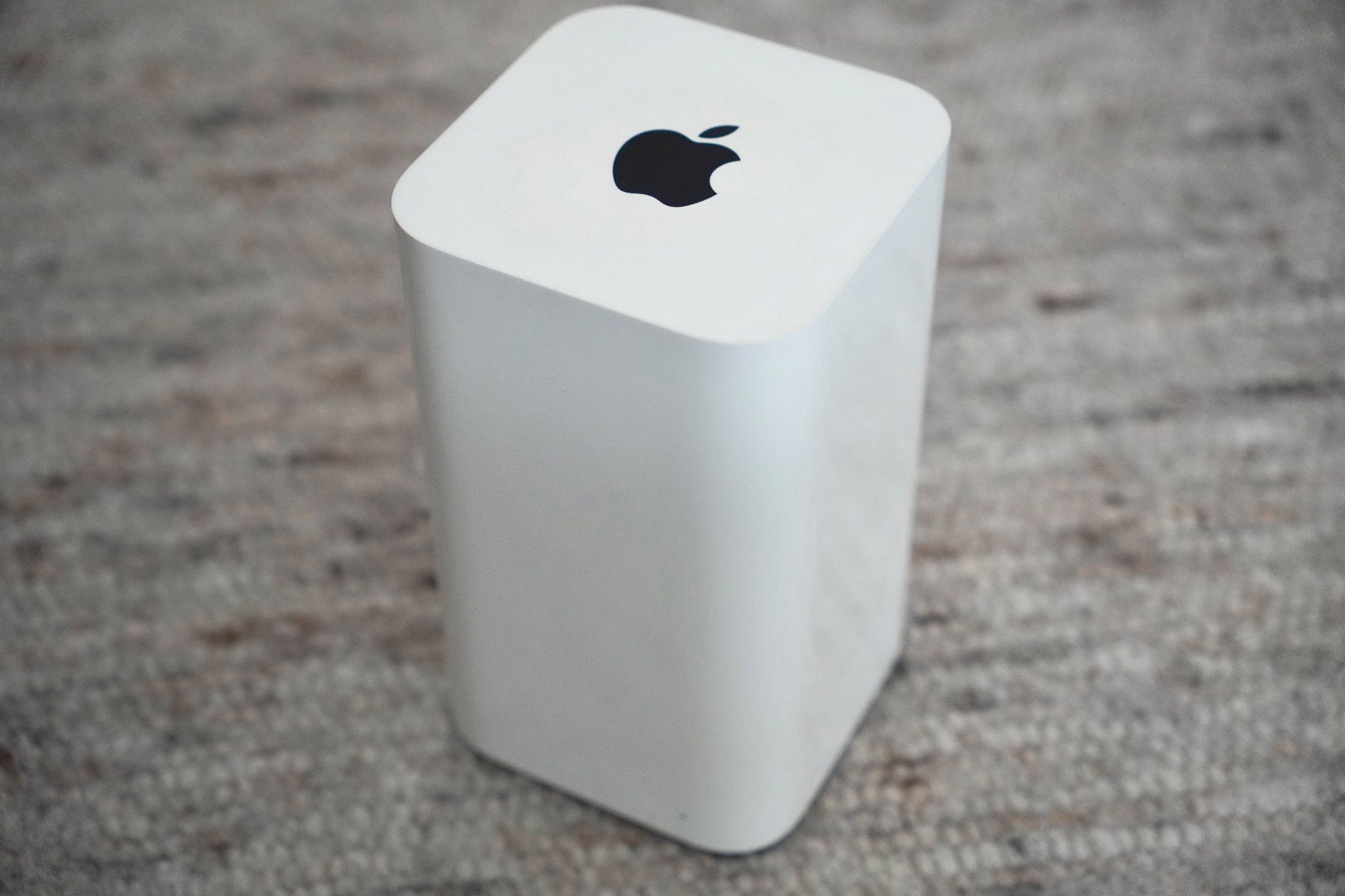 Apple Modem & Router: Apple Time Capsule 2TB OVP – Usato da Cham venduto da Stepanizator 1