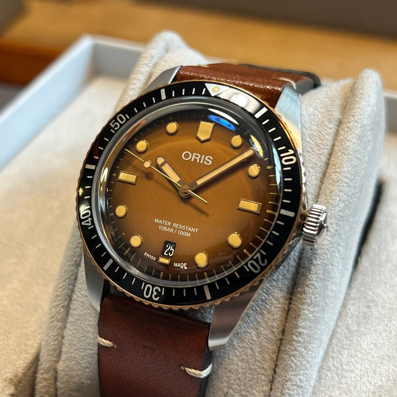 Oris Orologi: Oris Divers Sixty-Five Bronze Automatic Date Full Set 01733 – Usato da Carouge GE venduto da Watchaser 2