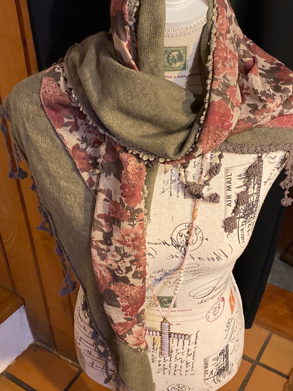 Foulards & écharpes: FOULARD MIT SPITZEN – Neuf avec emballage d'origine à Meienried par ManuelaBoutique 2