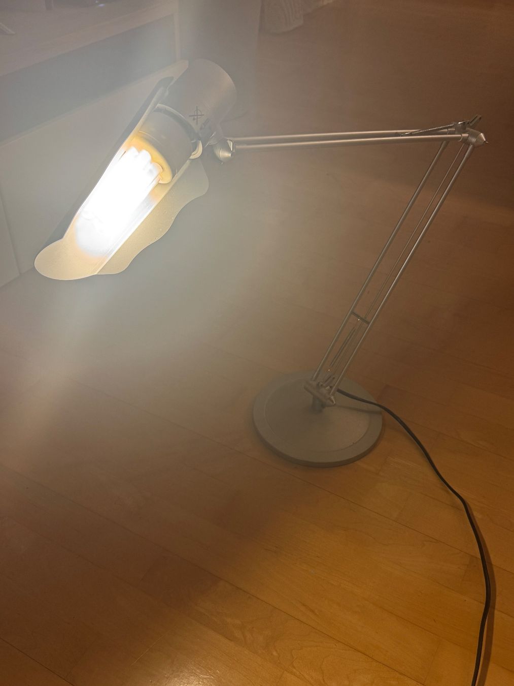 Lampade: Funktionale Schreibtischlampe, silber – Usato da Rain venduto da Rasala3 1