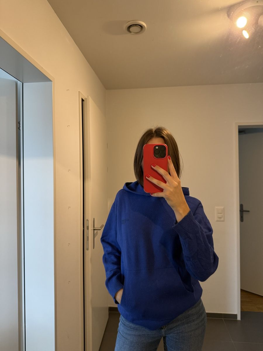 Zara Maglioni & Felpe: Blauer Kapuzenpullover von Zara – Usato da Uetikon am See venduto da pauline.lily 1