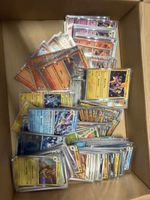 Pokémon Sammlung  Holo/Reverse holo Ca. 300stk