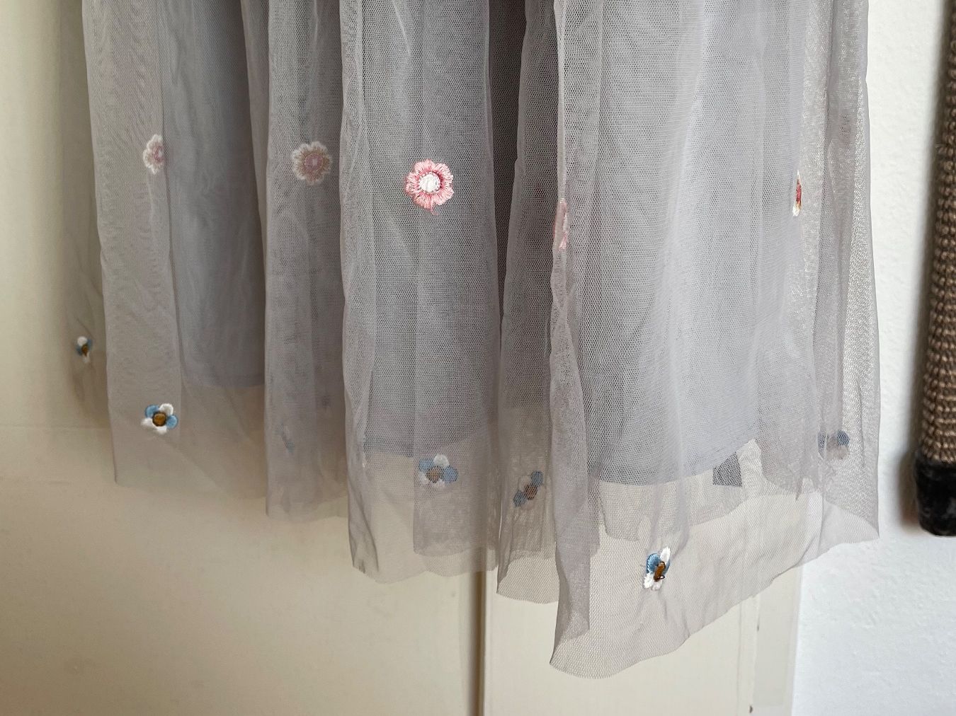Kleider: Designerkleid Needle & Thread, 34-36, Grau-Blau 💐 – Gebraucht aus Bern von the_g6st 4
