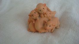 Schweinchenhaufen Kunststoff handbemalt Italien 6 x 7 cm