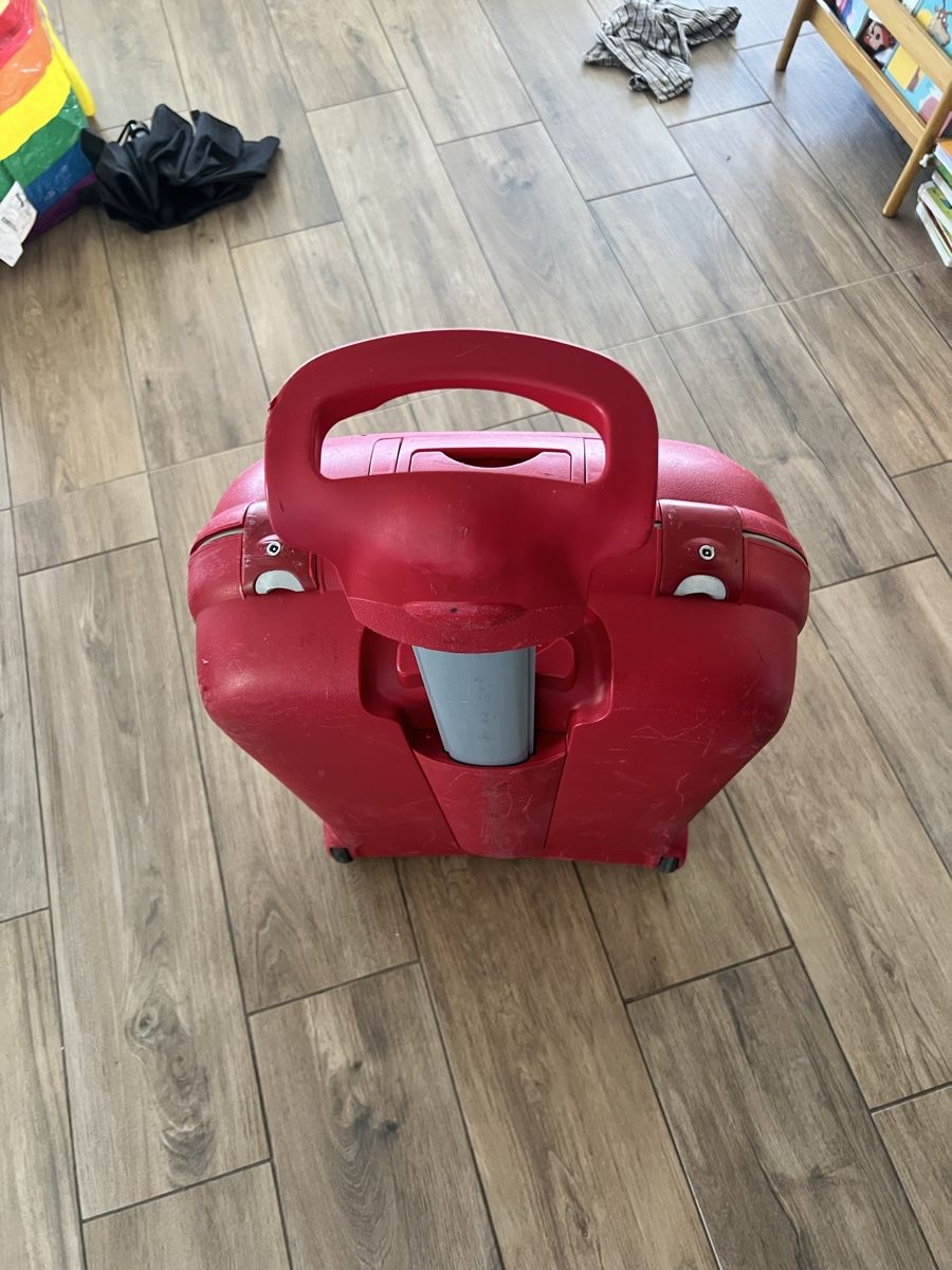 Valises de voyage: Roter Koffer – D'occasion à Dübendorf par vin_8z5x 4