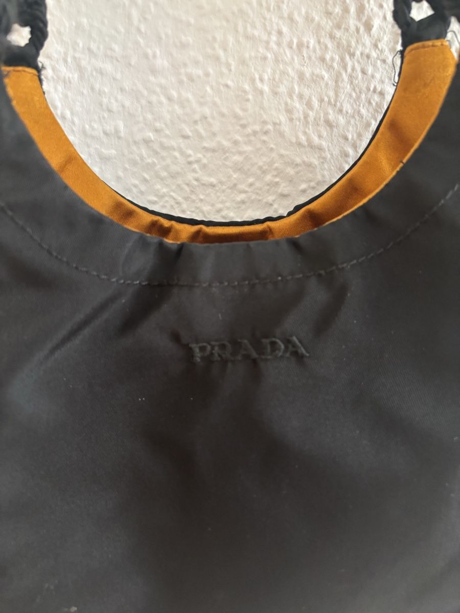 Prada Borse da donna: Prada Vintage Bag Black with Amber Beads – Usato da Basel venduto da Petersgasse