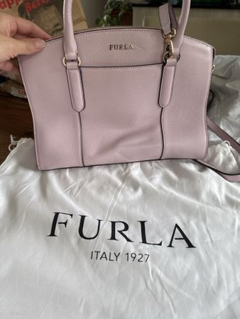Borsa Furla NON ORIGINALE in pelle rosa con tracolla