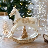 Chic Antique Noel Schaukelpferd mit Geschenken