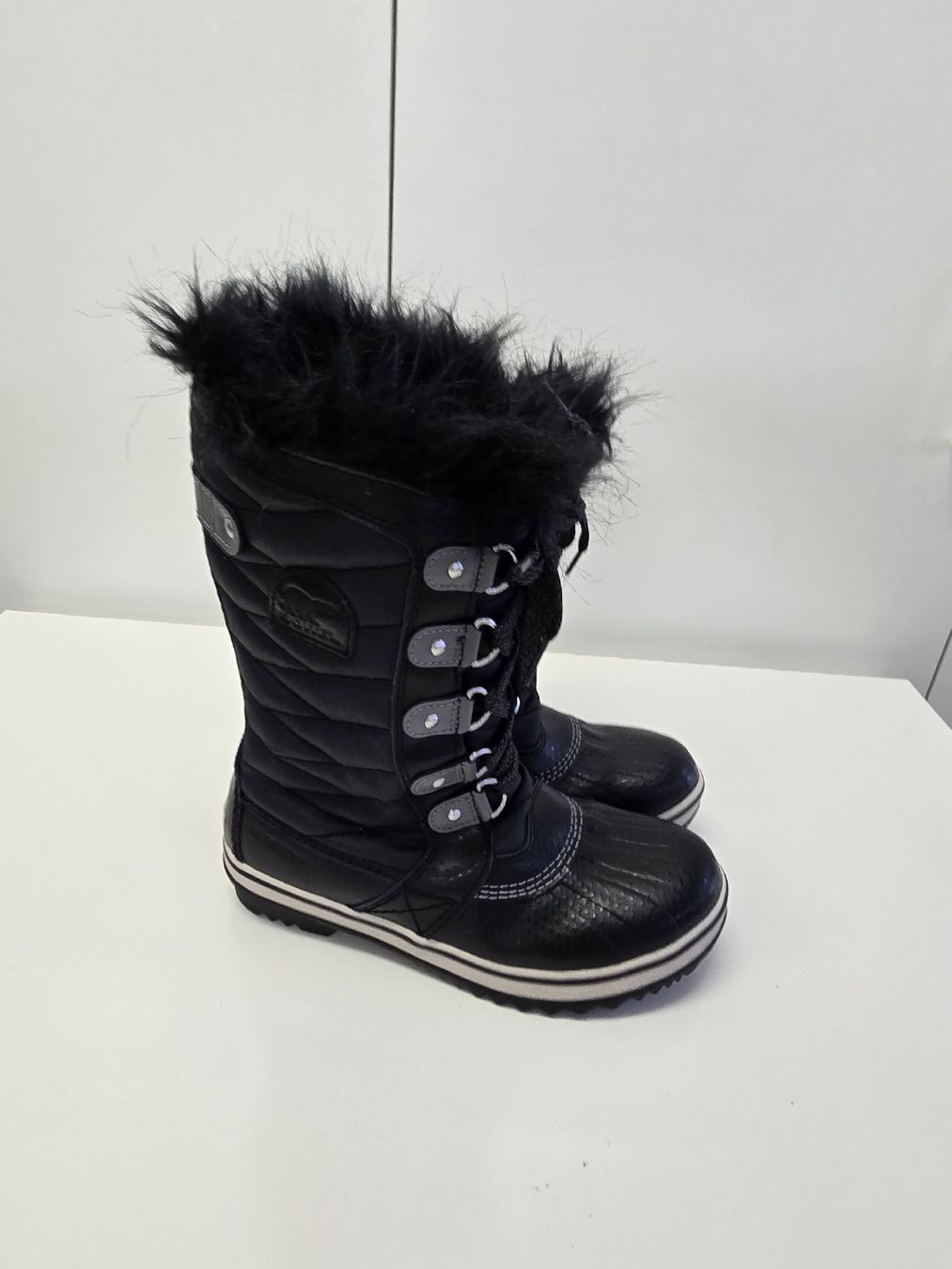 Sorel Scarpe per ragazze: Mädchen Sorel Winterstiefel Gr.37 – Usato da St. Gallen venduto da CAPYCORP