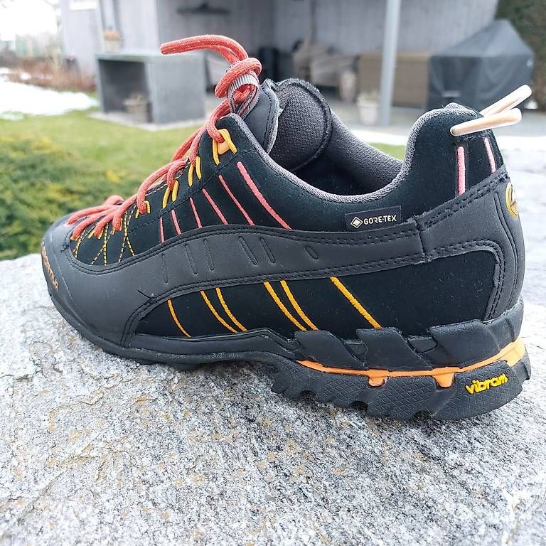 Scarpe da uomo: Wanderschuhe, Bergschuhe, Walkingschuhe Herren, Gr. 45 – Usato da Busswil TG venduto da Bruneweg2 2