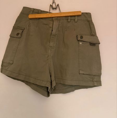 Shorts Sommer Khaki Gr. 36 – Trendy & bequem für den Sommer!