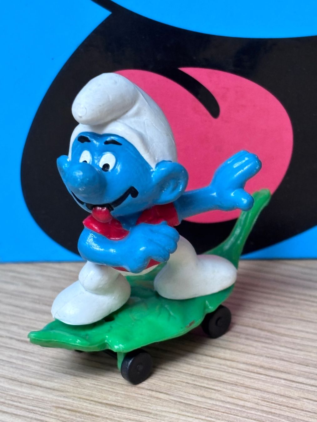 Schleich Figurines: Schlumpf auf Rollbrett – D'occasion à Lyss par Duckszone