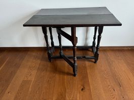 Antiker klappbarer Tisch, Sideboard