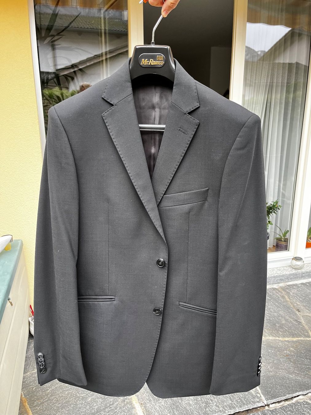 Giacche: Giacca nera da uomo – Usato da Davesco-Soragno venduto da dai_925z 1