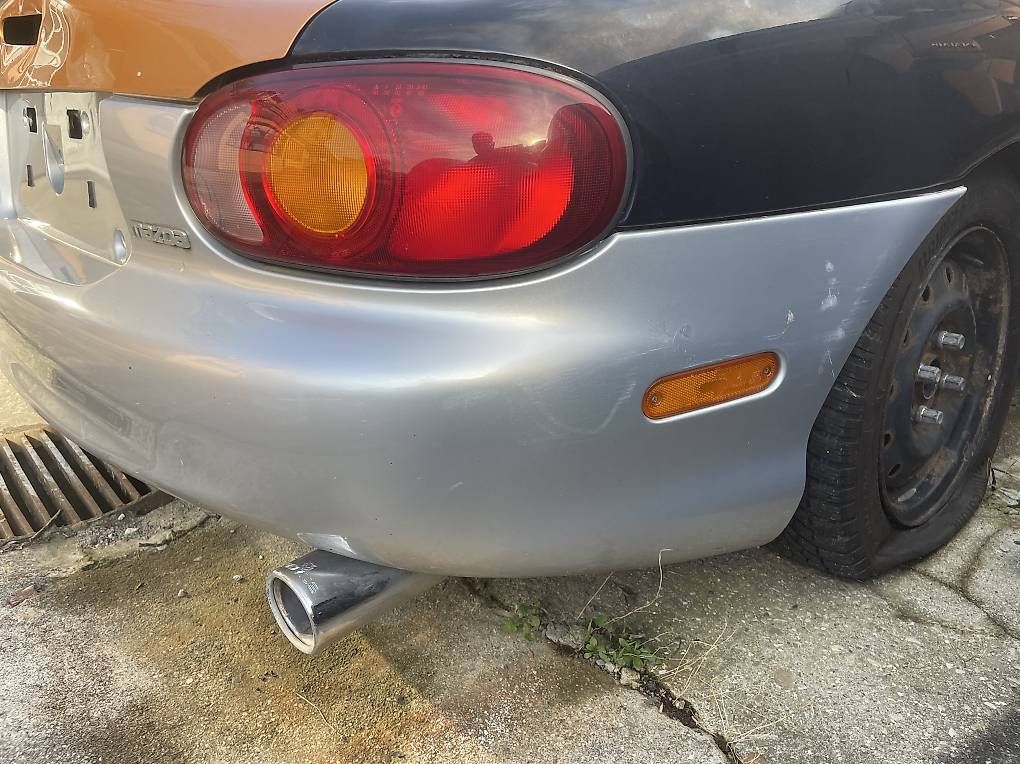 Toutes les pièces auto: Pare-chocs arrière Mazda mx5 – D'occasion à Vuarrens par xbull 1