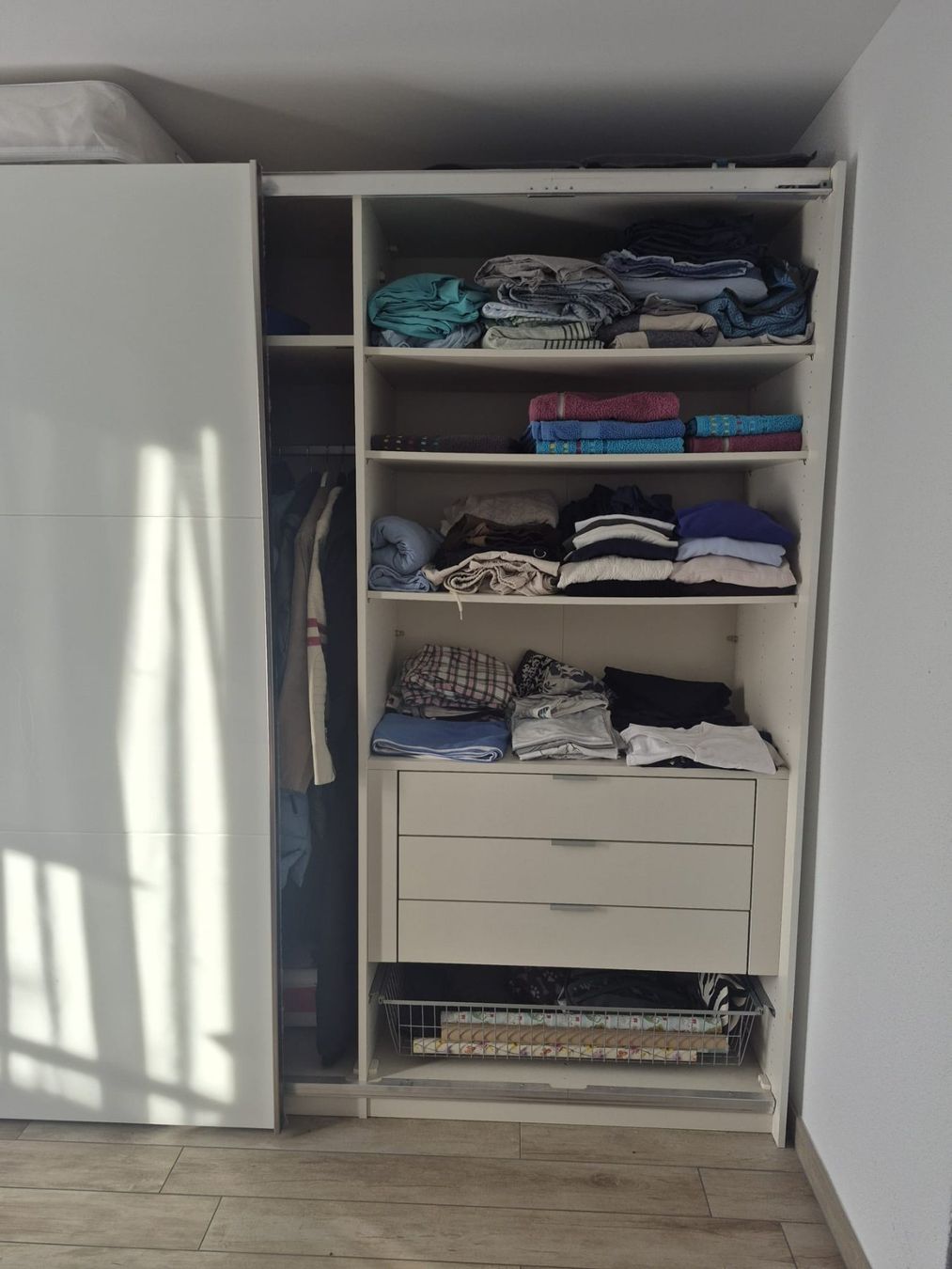 Armadi: Sehr grosser Kleiderschrank. – Usato da St. Gallen venduto da hanschpi 2