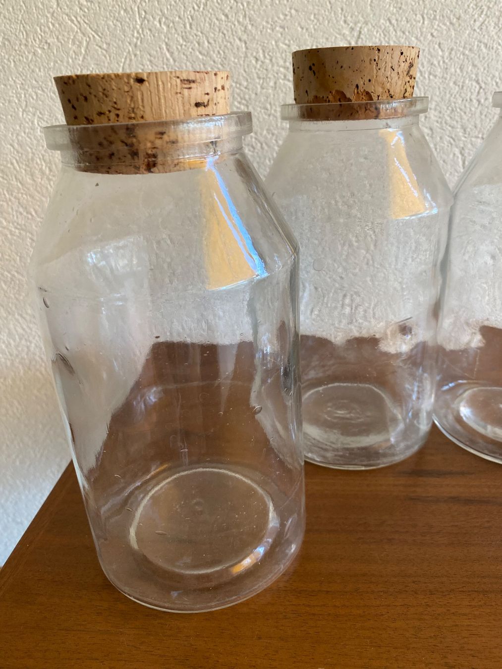 Bicchieri: 4 alte Glasflaschen mit Korkverschluss – Usato da Burgdorf venduto da gre_2ftz 1