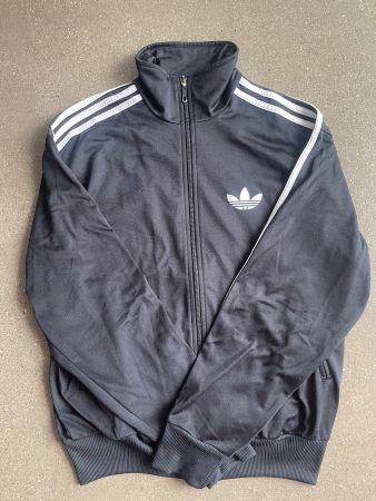 Schwarze Adidas Jacke
