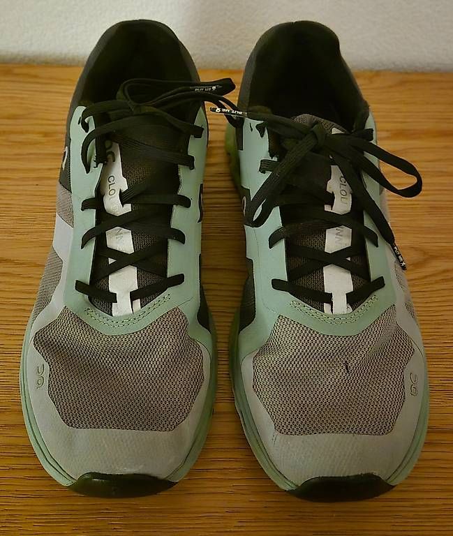 On Chaussures hommes: On Running Cloudrunner gr. 43 – D'occasion à Basel par SwissVault 3