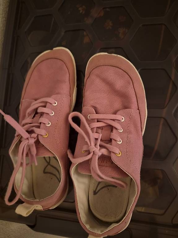 Scarpe da donna: Wildlinge Schuhe rosa Grösse 41 – Usato da Jona venduto da Mona4490