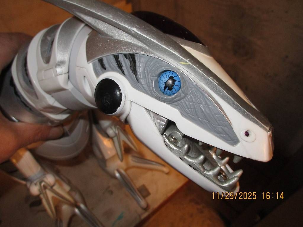 Giocattoli: robot raptor articulé – Usato da Clarens venduto da krampou 2