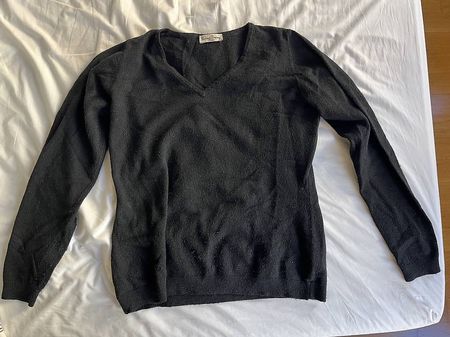 Schwarzer Kaschmirpullover Größe S/M