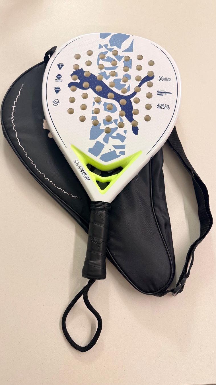 Spiele: Puma Solarcourt Padel Schläger mit Tasche – Neu (gemäss Beschreibung) aus Wollerau von falkenauge444