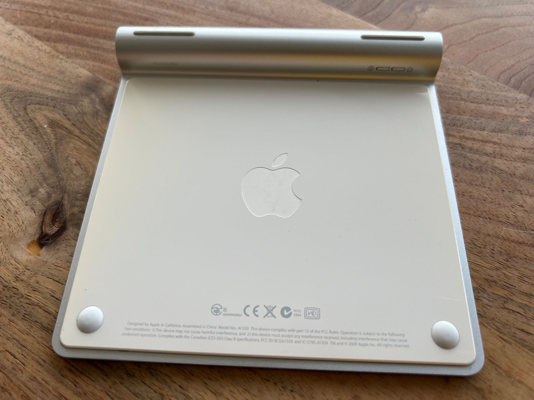 Apple Maus: Apple Magic Trackpad 1. Gen A1339 Bluetooth Aluminium – Gebraucht aus Kehrsiten von Schori8 2