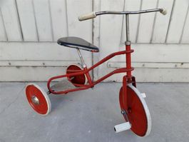 altes rotes Dreirad von KEMP Swiss Made