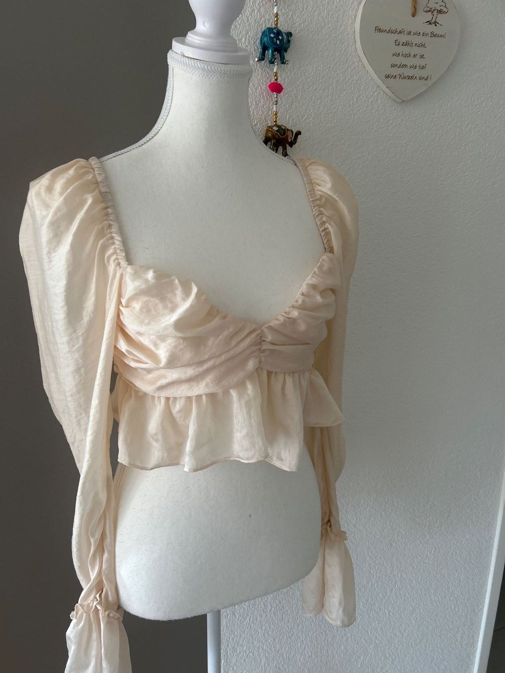 H&M Camicette: Oberteil mit Raffung & Glockenärmeln hellbeige von H&M Gr.36 – Usato da Brunnen venduto da Nala2929 3