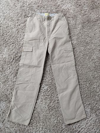 Khaki Cargo Hose, Grösse 42, Top Zustand für den Sommer!