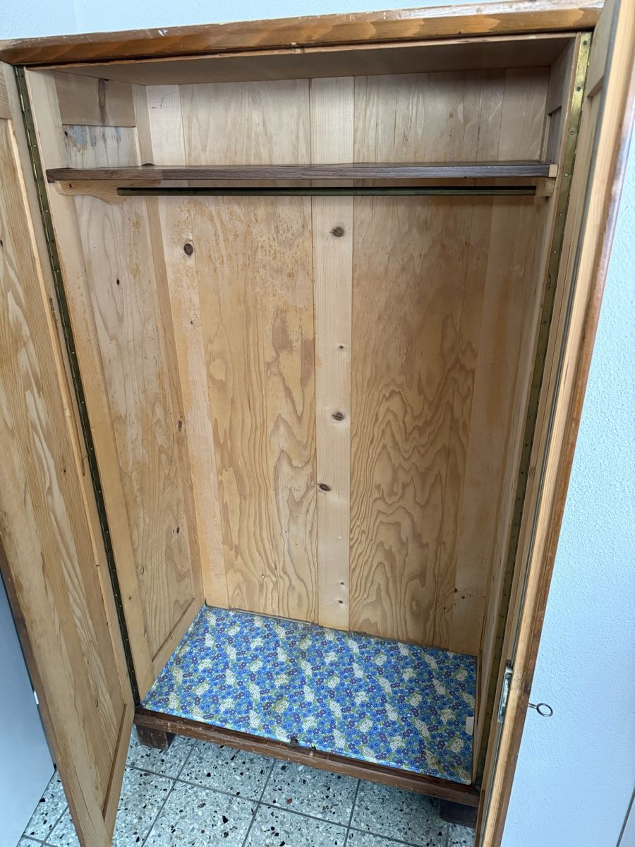 Schränke: Antiker Schrank – Gebraucht aus Rüfenach AG von innovation-market 1