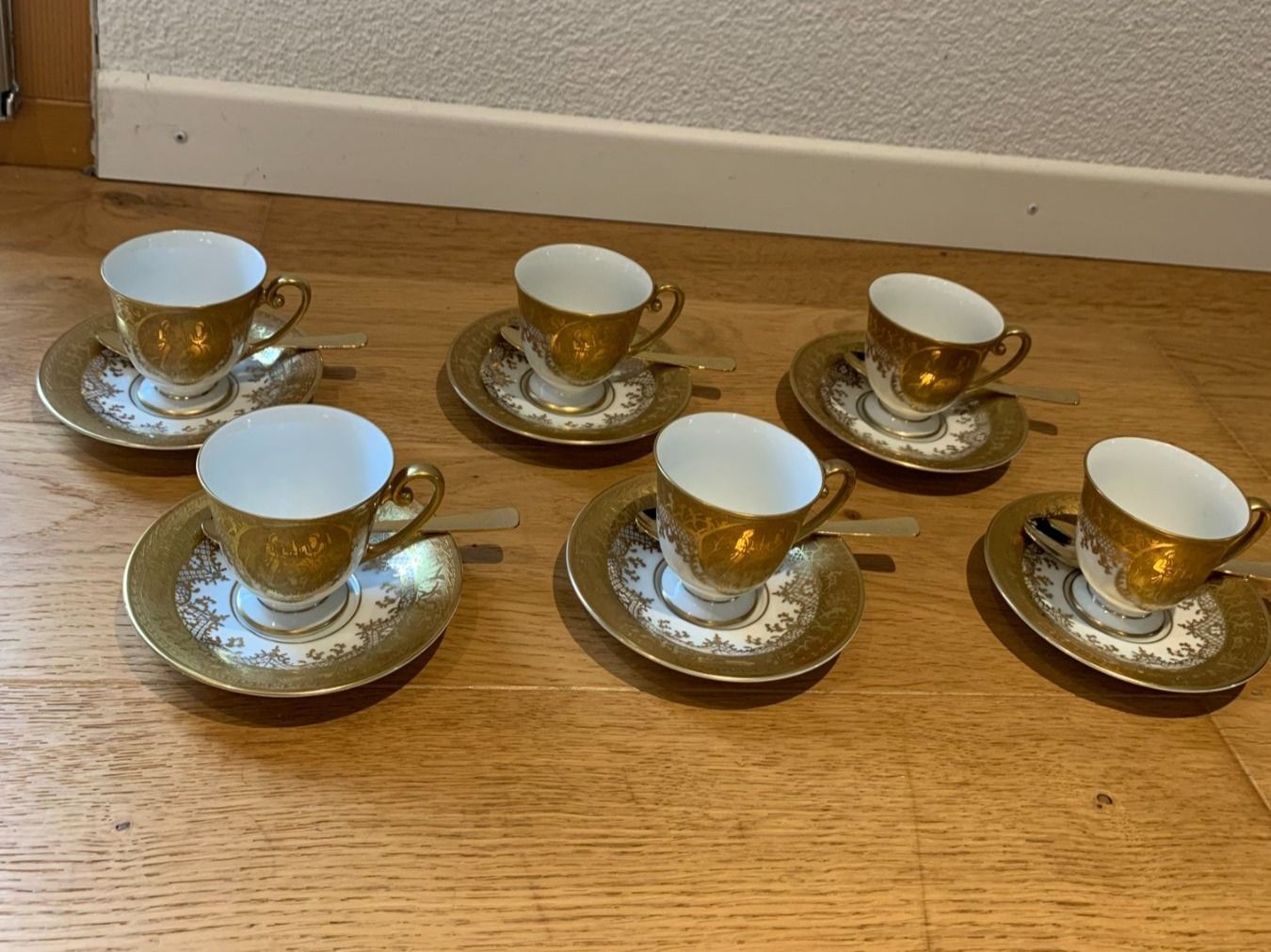 Set di piatti: Karlsbader Porzellan Set – Usato da Grossdietwil venduto da fab_8bdy 6