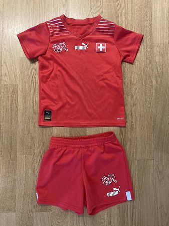Schweizer Nati-Set Gr 104, original! Top Zustand!