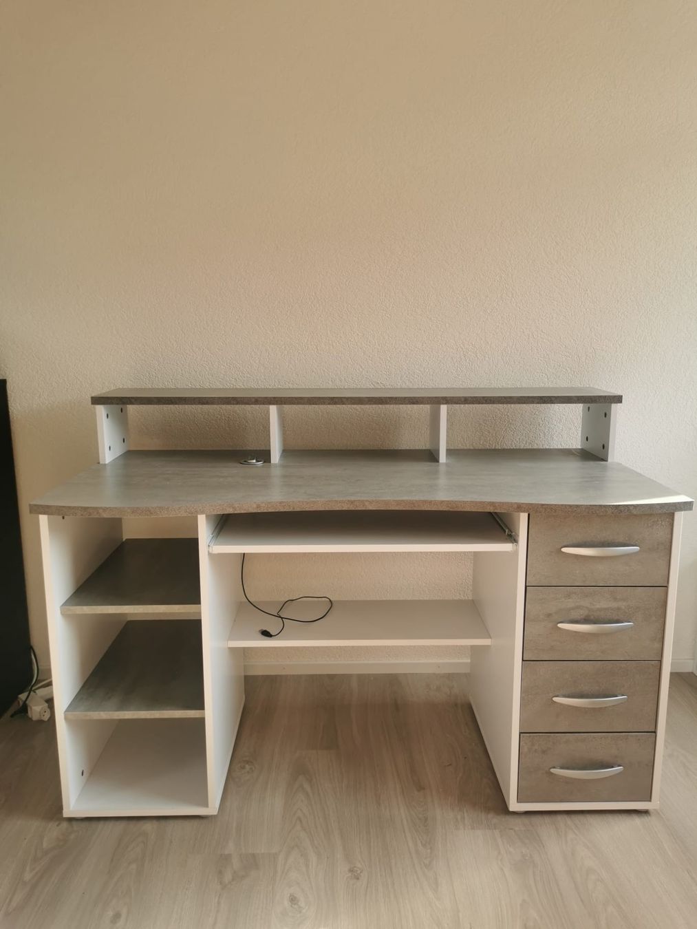 Scrivanie: Bürotisch grau – Usato da Steinhausen venduto da m18h