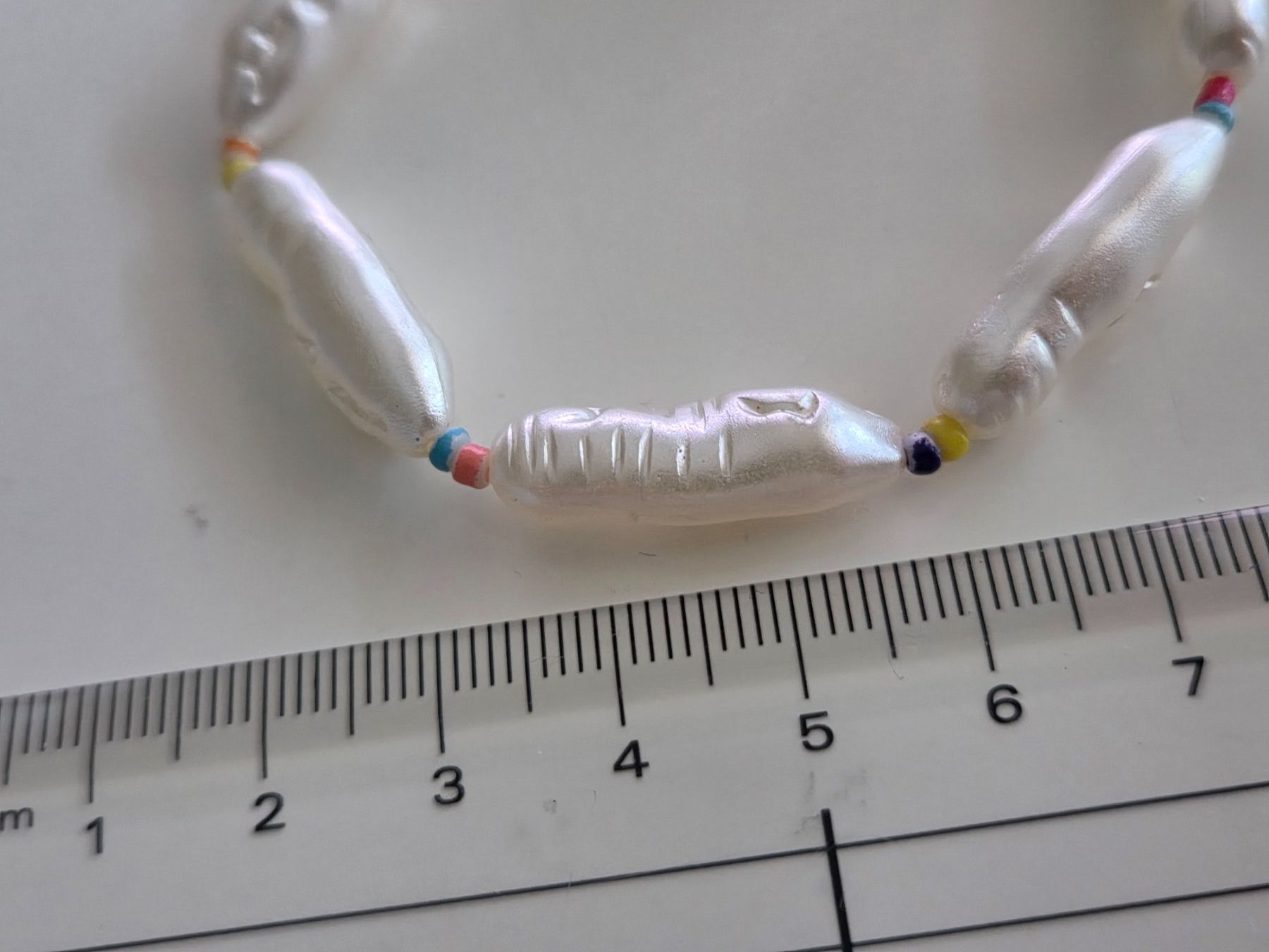 Armbänder & -reifen: Handkette, weisse farbige Chrälleli/Perlen – Gebraucht aus Liestal von ITOlio 1