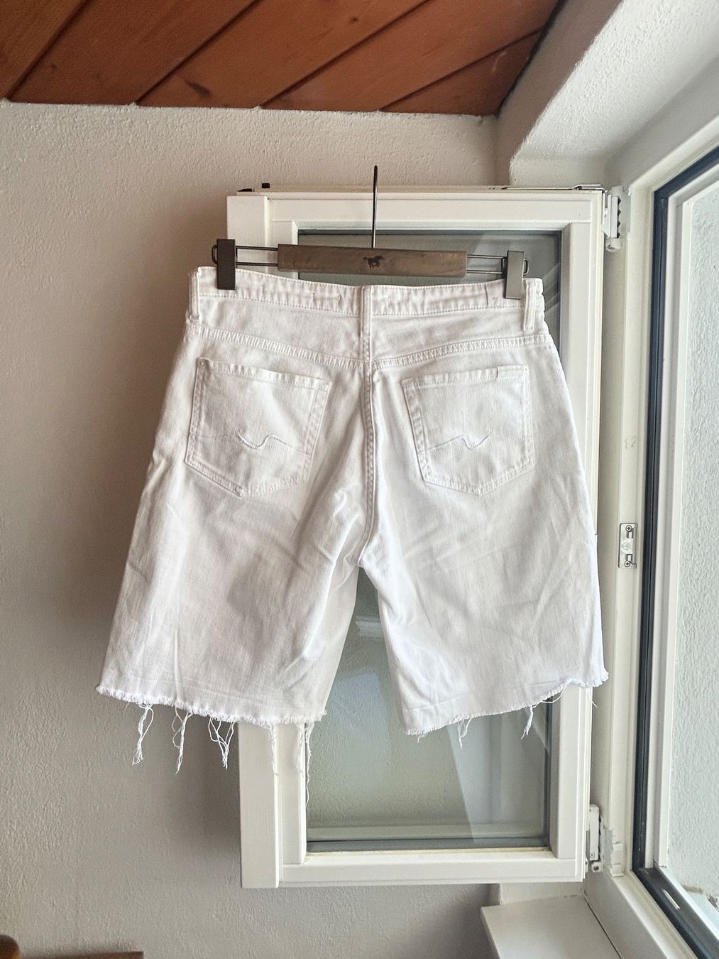 Mankind Pantaloni: 7 for all mankind Shorts - W28 – Usato da Illnau venduto da Monkky 2
