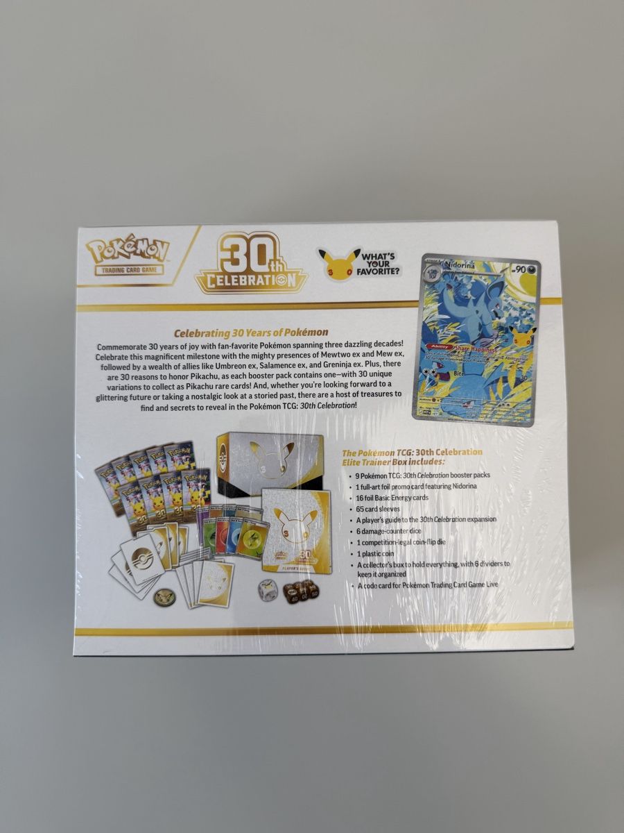 Pokémon Carte collezionabili: Pokemon 30th Celebration ETB - ENG – Nuovo e nell'imballaggio originale da Monte Carasso venduto da SMKT 1