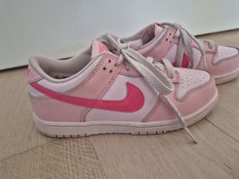 Schöne Nike Sneakers Gr. 35
