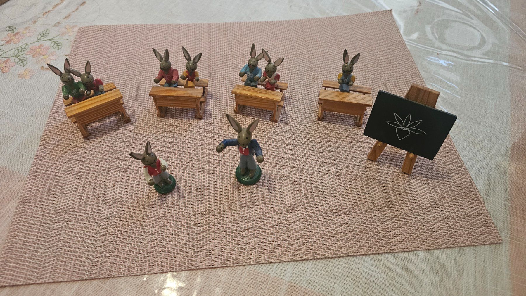 Figurines: Große Hasenschule  Erzgebirge Esco – D'occasion à Etoy par angi020