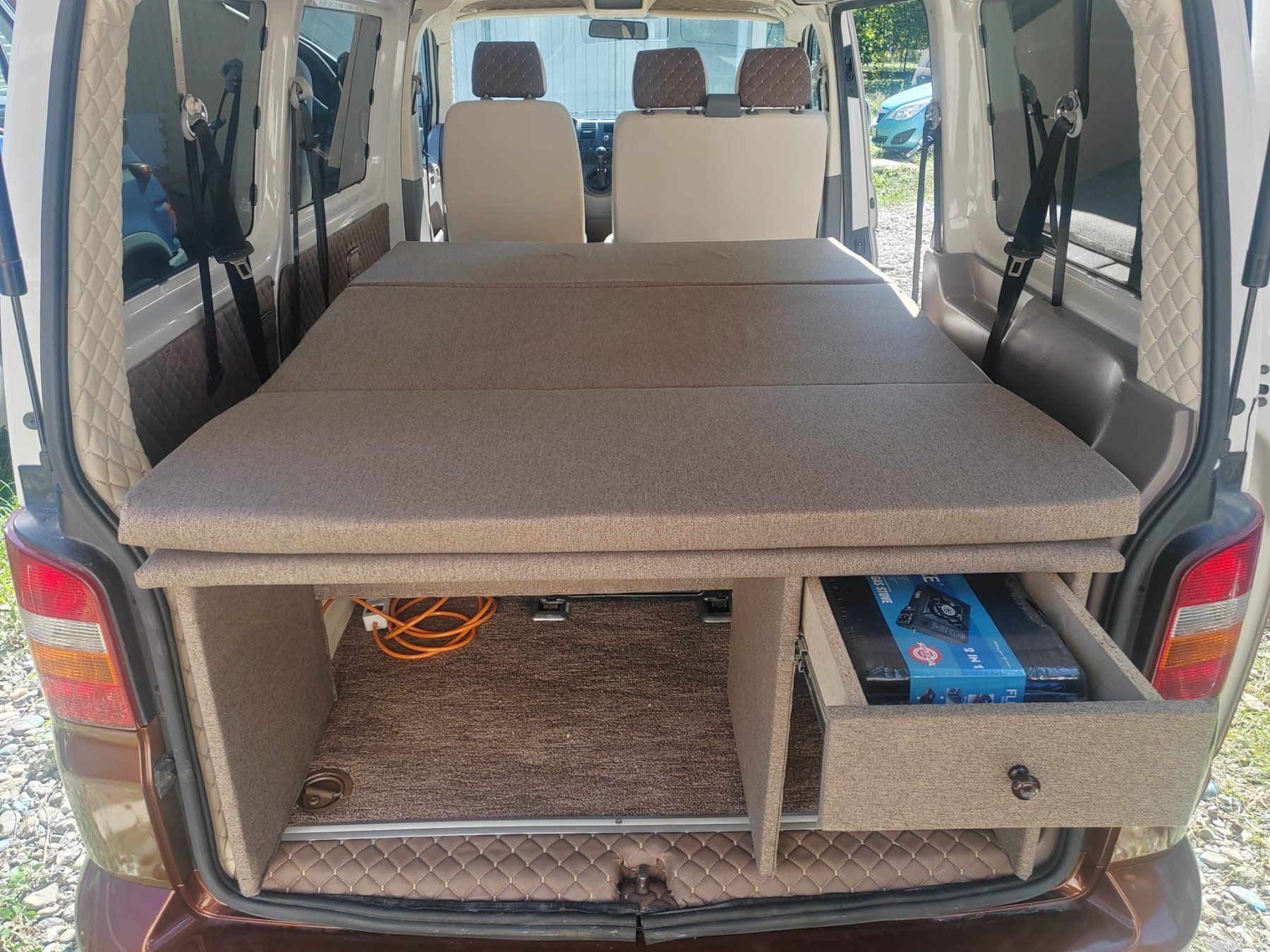 VW Véhicules de camping: VW T5 CAMPER ( 9 SITZ ) – D'occasion à Dietlikon par svajc80 4