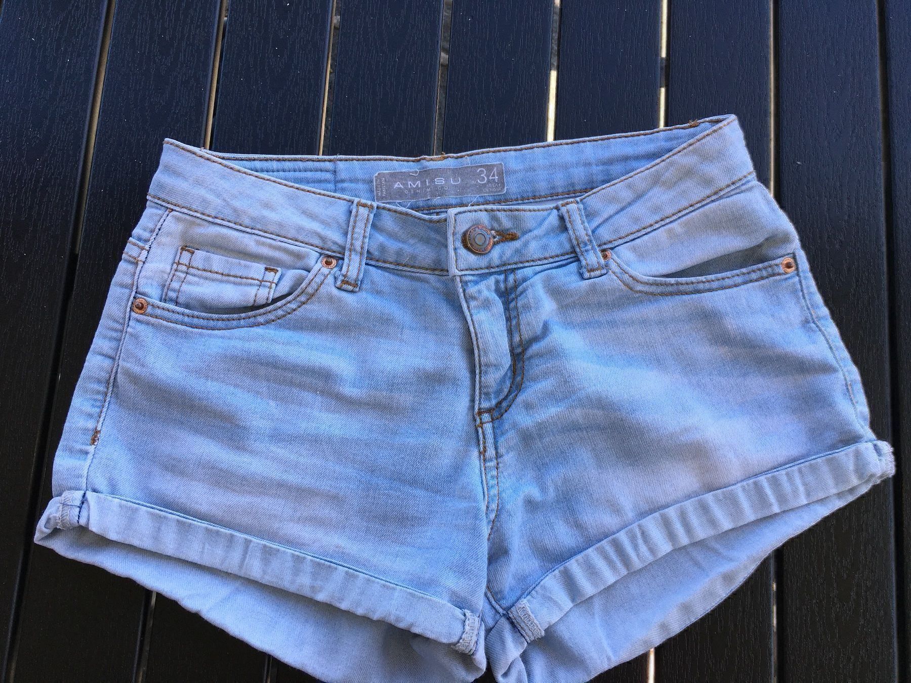 Hosen: Shorts Jeans Gr 34 Stretch AMISU – Gebraucht aus Goldau von Rjn