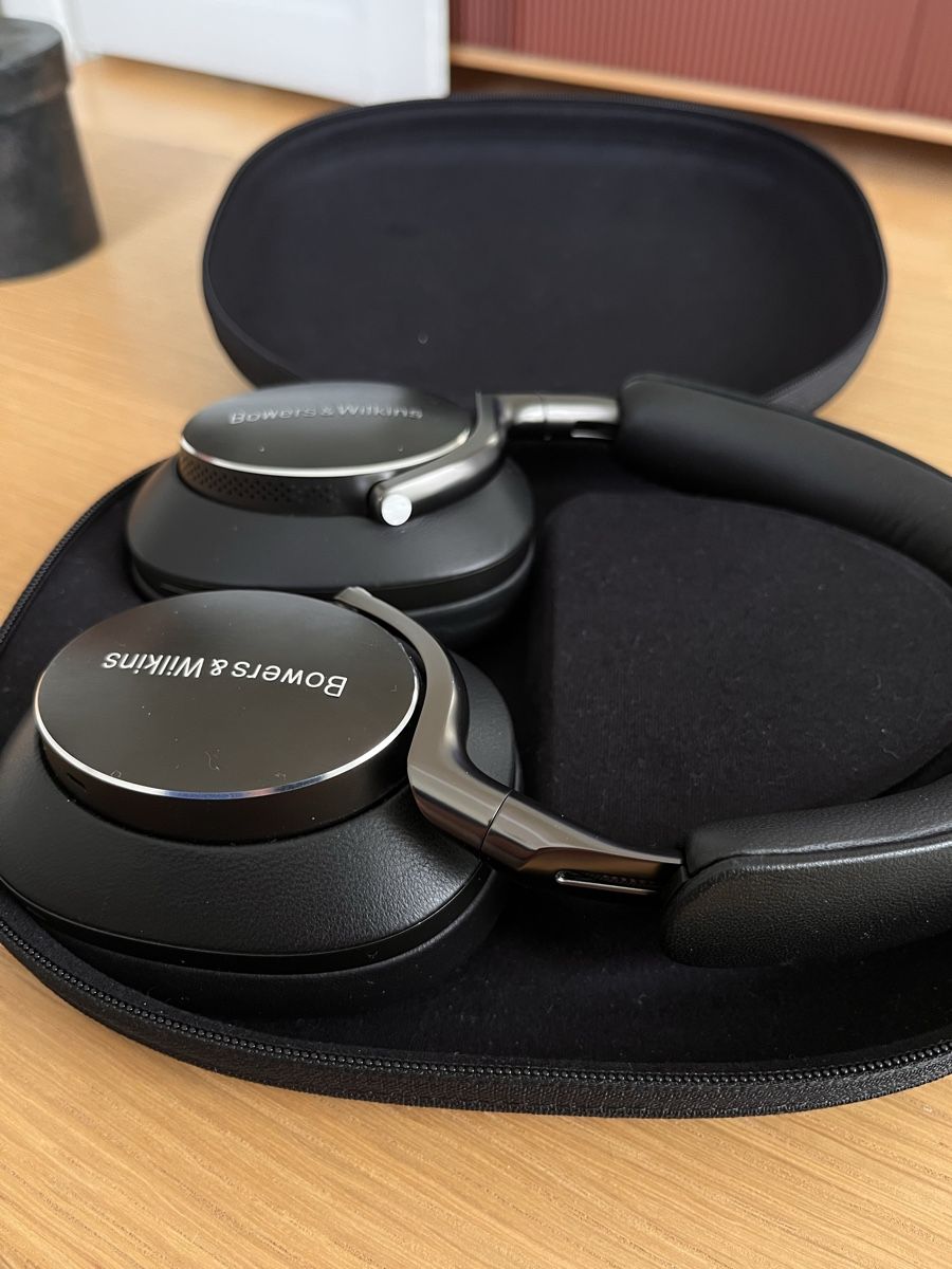 Bowers & Wilkins Cuffie: Bowers & Wilkins PX8 – Usato da Zürich venduto da Peban1 3