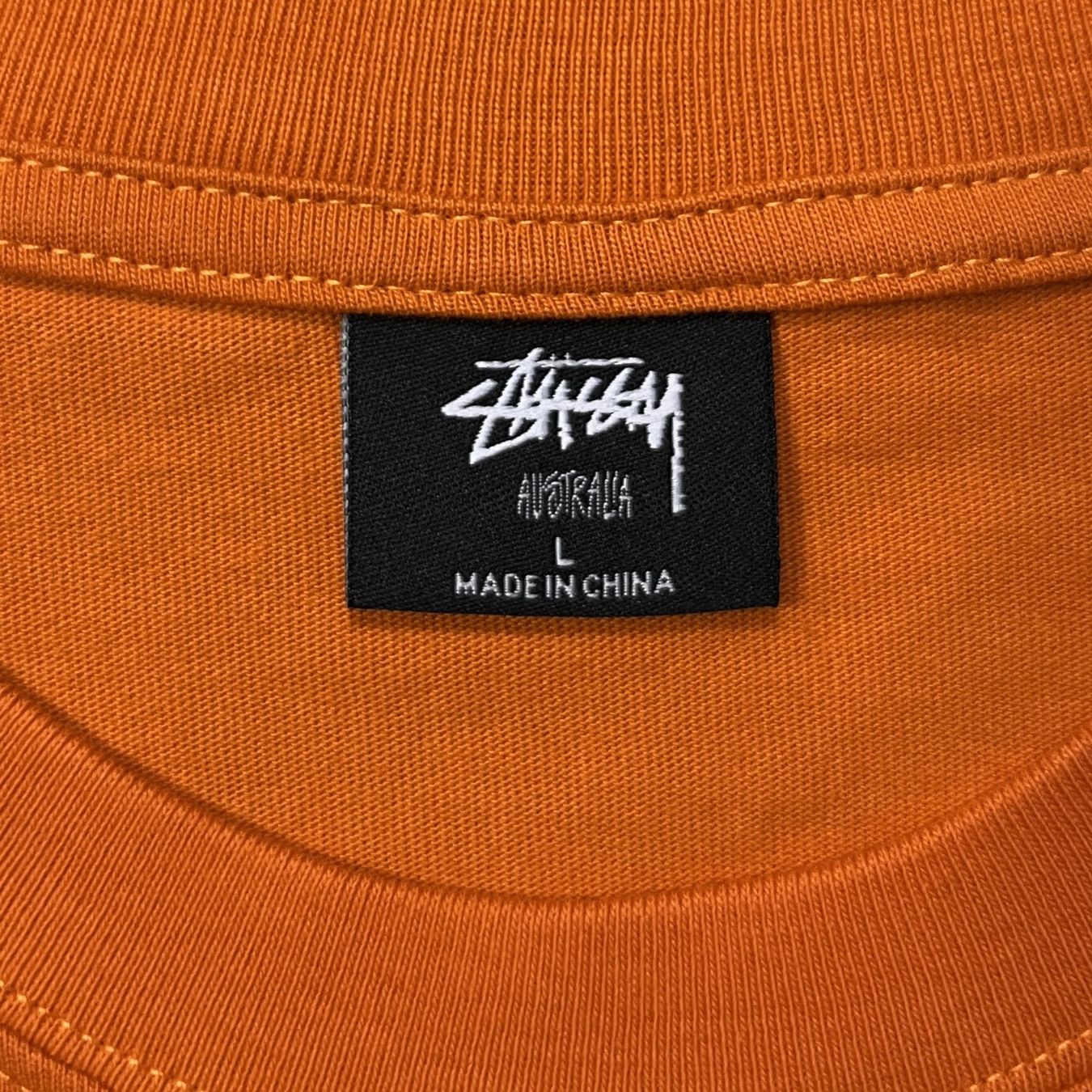 Stüssy T-shirt: Stüssy Graphic Tee (L) – Nuovo (secondo la descrizione) da Chamoson venduto da Sapoloshop 2