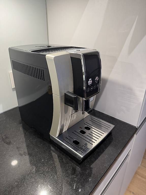 Macchine per caffè & Macchine per espresso: DeLonghi Dinamica Plus – Usato da Rorschach venduto da elm_2s9t 4