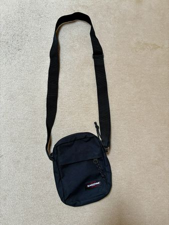 Eastpak Buddy Black Crossbody Bag - Perfect for Summer!